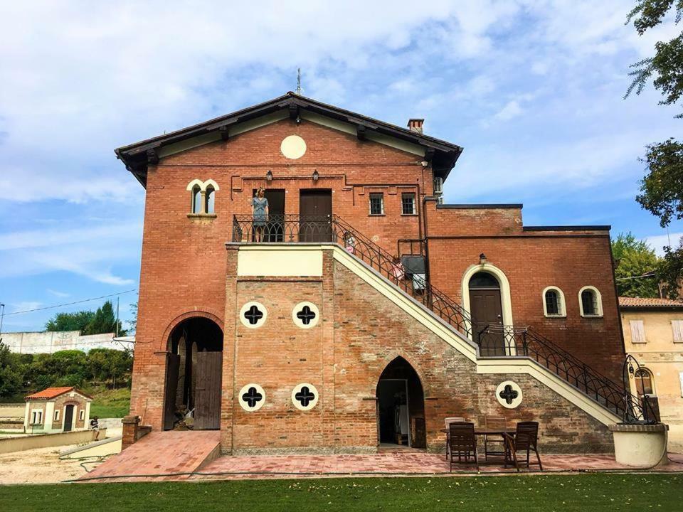 Borgo Sartoni Case Vacanze Appartamenti In Affitto Болонья Екстер'єр фото