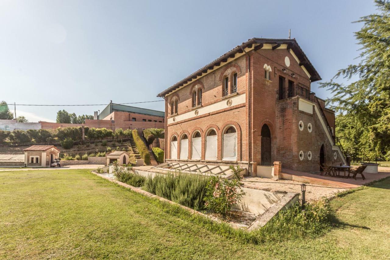 Borgo Sartoni Case Vacanze Appartamenti In Affitto Болонья Екстер'єр фото